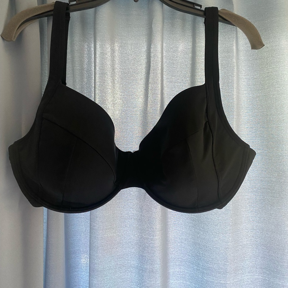 Swim top. 12F Be Creative. Black.